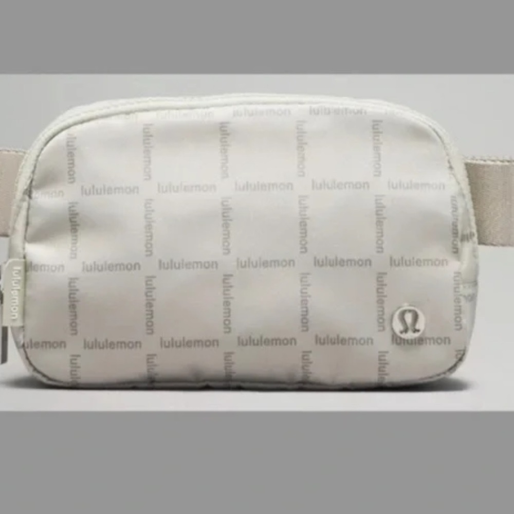 Lululemon waist pack Logo Belt Bag hip bag purse travel bag